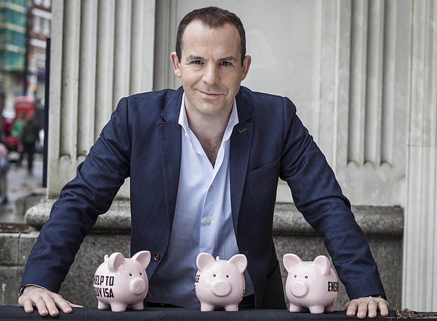 El experto en ahorro de dinero, de 53 años, solía hacer preguntas de matemáticas a su personal sobre el terreno para mostrar sus habilidades (como se vio en 2016).