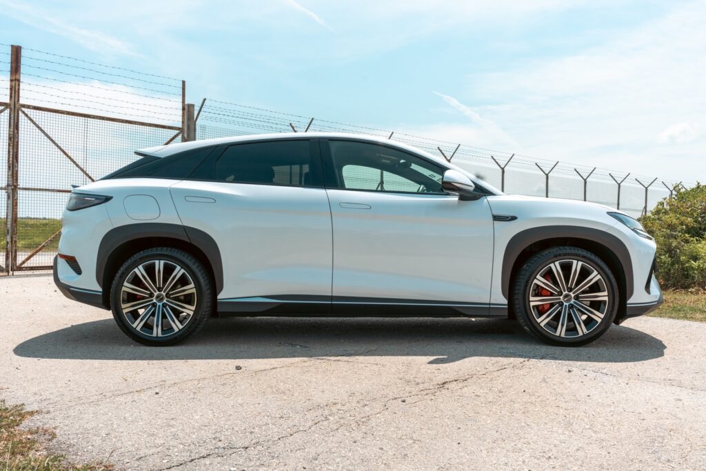     El rendimiento del BYD Zillion 7 2026 promete problemas con Tesla, pero espere la revisión de los detalles