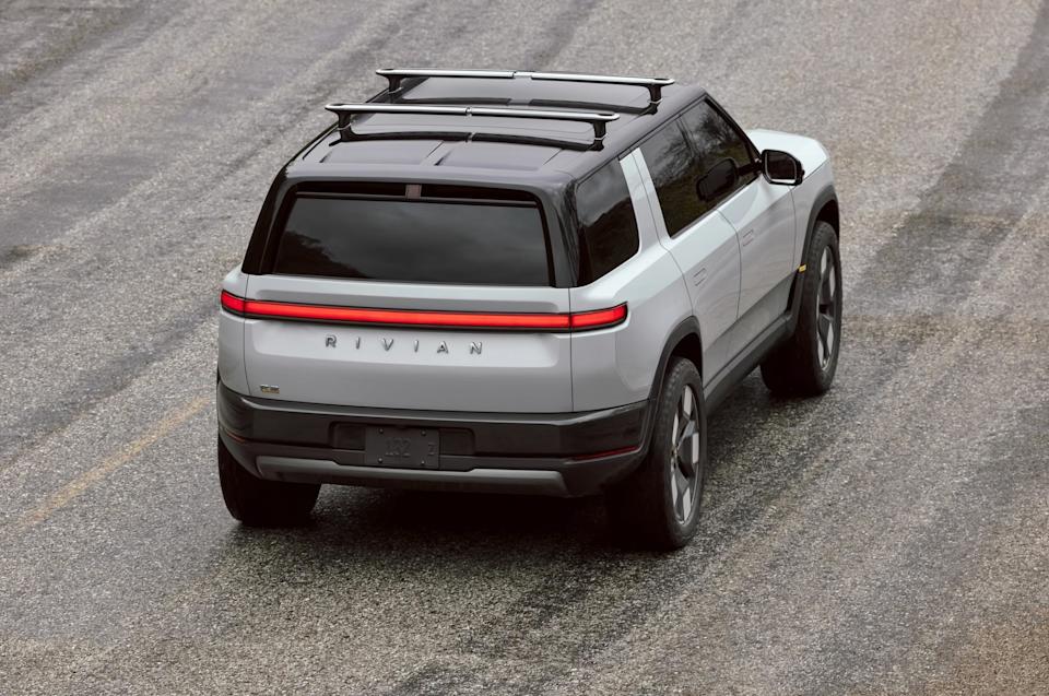 SUV Rivian R2