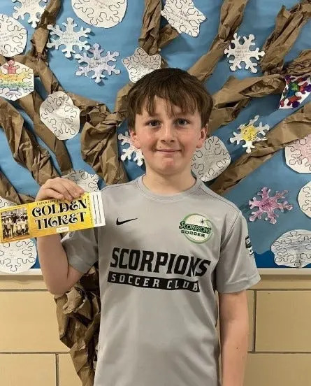 Tommy Cahill, estudiante de cuarto grado de Rochester Memorial School, fue seleccionado recientemente como ganador del Boleto Dorado de la Fundación Feinstein.
