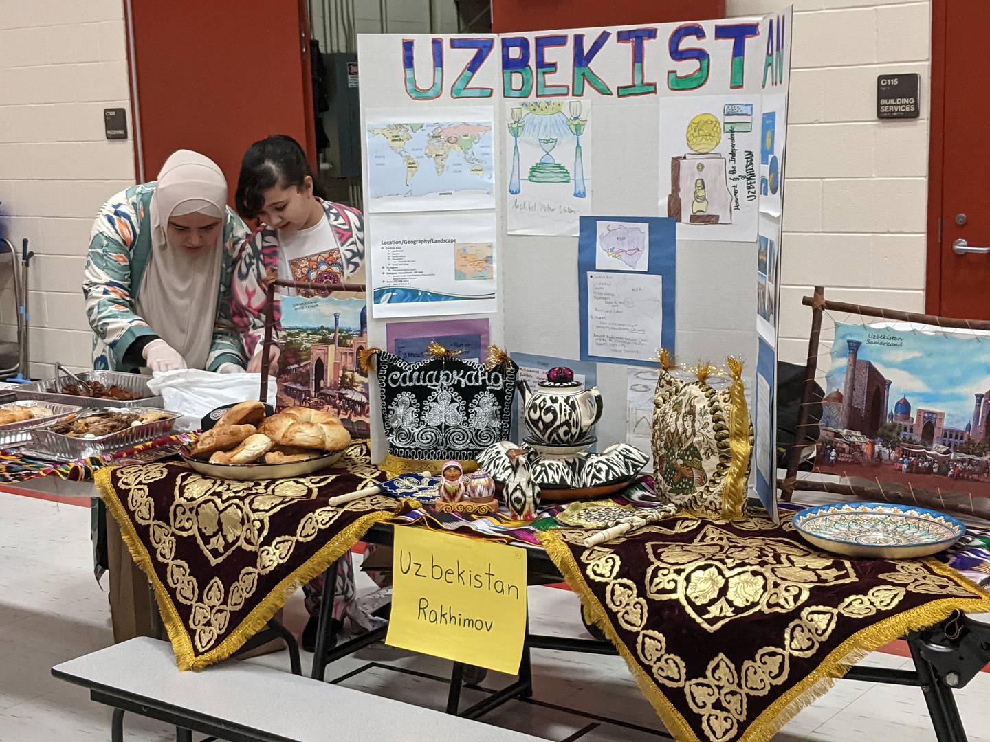 La diversidad de la Escuela Primaria Grande Park se mostró durante la cuarta Feria anual de Diversidad el jueves 5 de marzo de 2026.